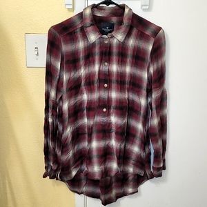 American eagle plaid top high low soft 1/4 button down
